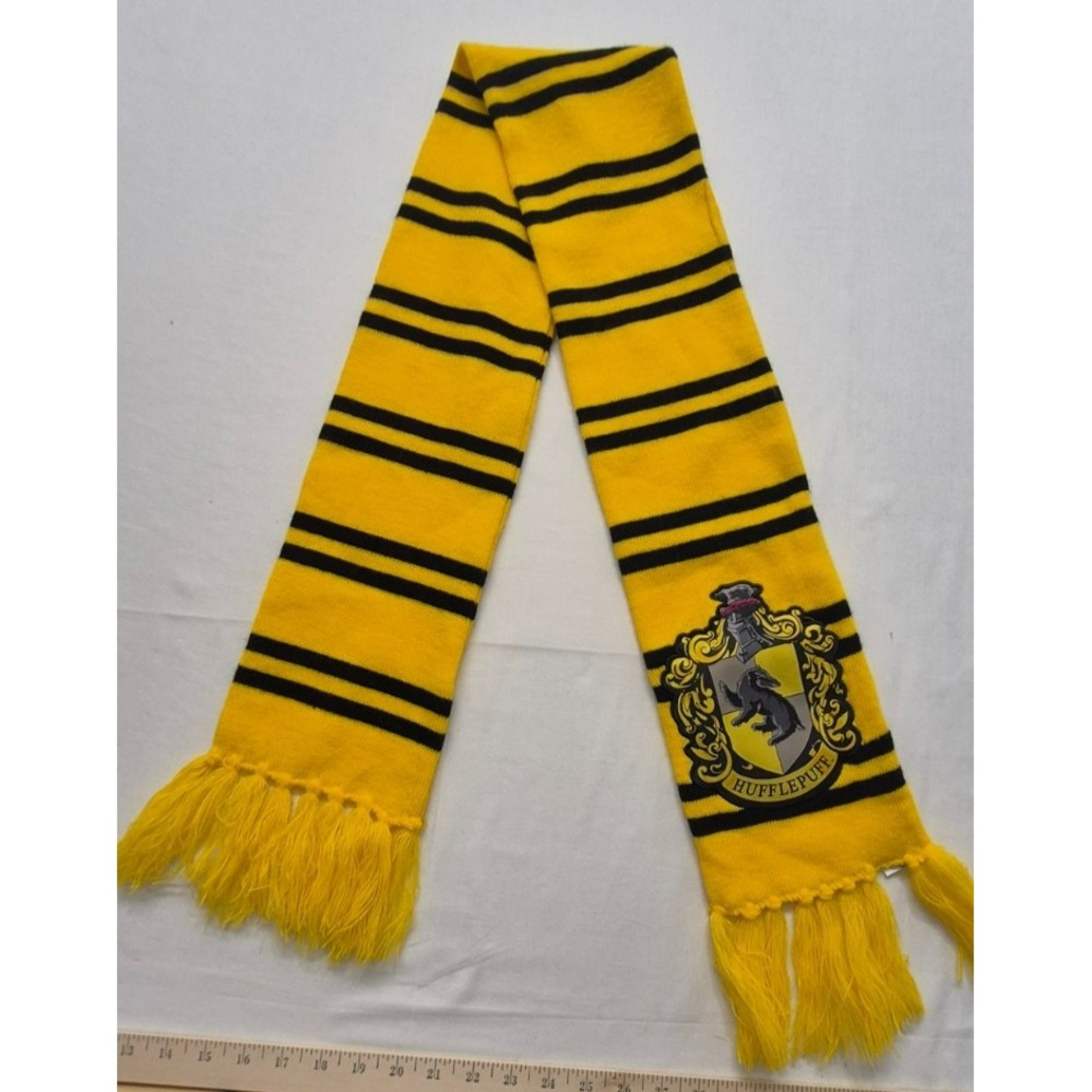 Harry Potter yellow‎ and black Hufflepuff tight knit scarf